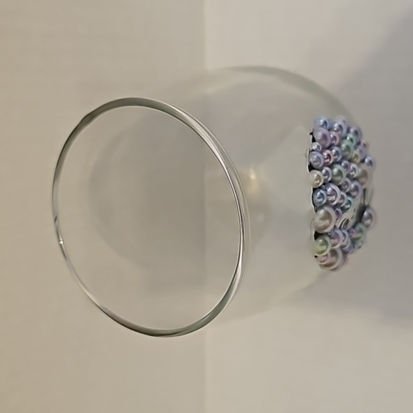 Hand blinged wine glass - Picture 3 of 4